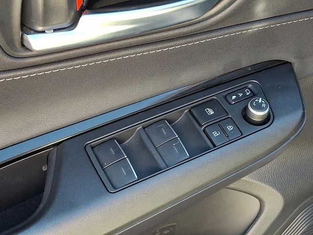 2024 Toyota Venza LE