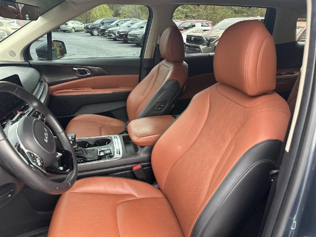 2025 Kia Carnival SX