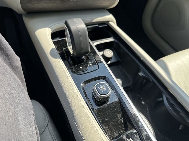 2023 Volvo XC90 B6 Core