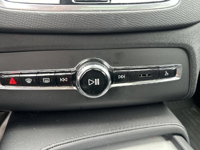 2024 Volvo XC90 B5 Core