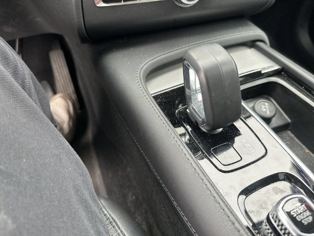 2024 Volvo XC90 B5 Core