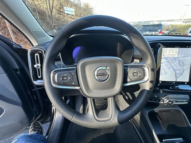 2025 Volvo XC40 B5 Plus Dark Theme
