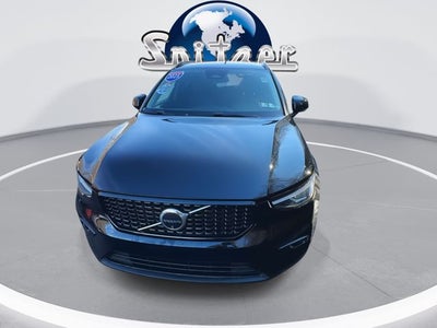 2025 Volvo XC40 B5 Plus Dark Theme