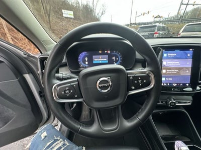 2025 Volvo XC40 B5 Plus Bright Theme