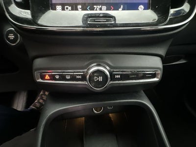 2025 Volvo XC40 B5 Plus Bright Theme