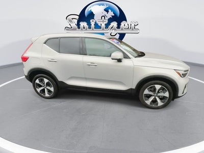 2025 Volvo XC40 B5 Plus Bright Theme