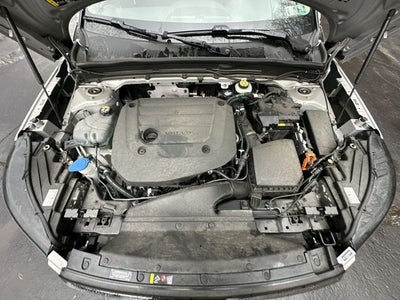 2025 Volvo XC40 B5 Plus Bright Theme