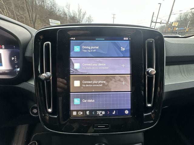 2025 Volvo XC40 B5 Plus Bright Theme