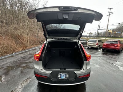 2025 Volvo XC40 B5 Plus Bright Theme