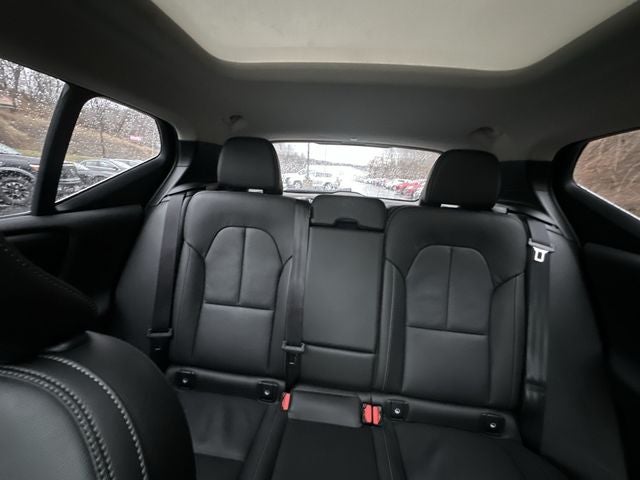 2025 Volvo XC40 B5 Plus Bright Theme