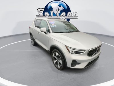 2025 Volvo XC40 B5 Plus Bright Theme