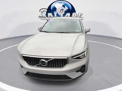 2025 Volvo XC40 B5 Plus Bright Theme