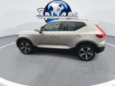 2025 Volvo XC40 B5 Plus Bright Theme