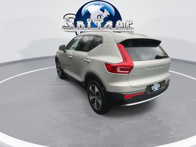 2025 Volvo XC40 B5 Plus Bright Theme