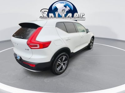 2025 Volvo XC40 B5 Core