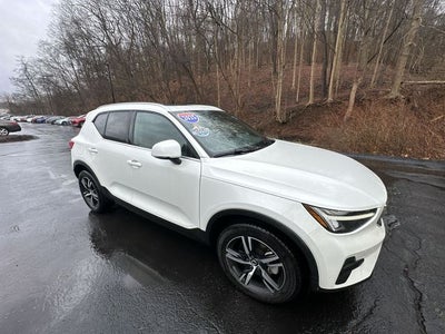 2025 Volvo XC40 B5 Core