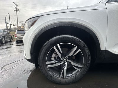 2025 Volvo XC40 B5 Core