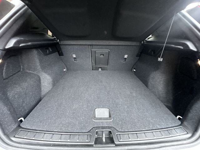 2025 Volvo XC40 B5 Core