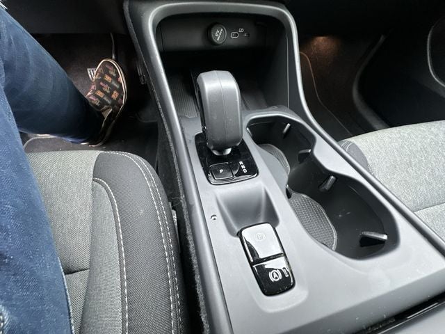 2025 Volvo XC40 B5 Core