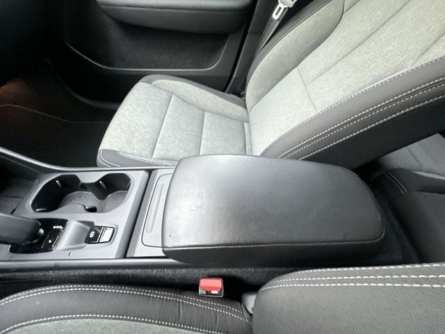 2025 Volvo XC40 B5 Core