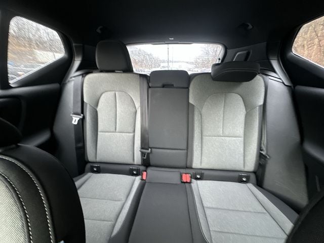 2025 Volvo XC40 B5 Core