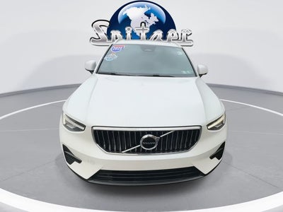 2025 Volvo XC40 B5 Core