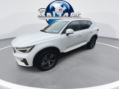 2025 Volvo XC40 B5 Core