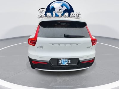 2025 Volvo XC40 B5 Core