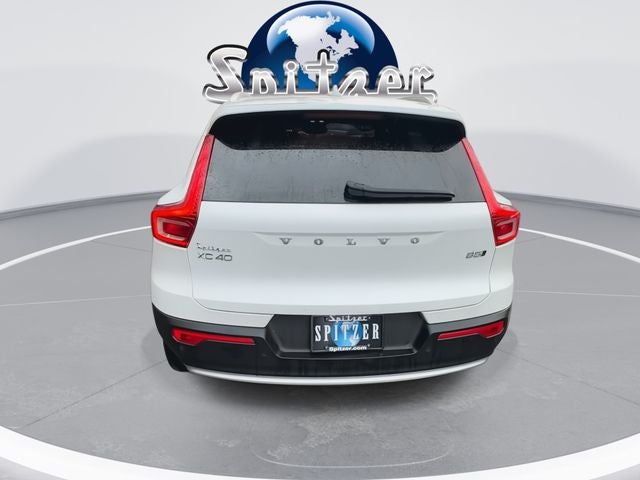 2025 Volvo XC40 B5 Core