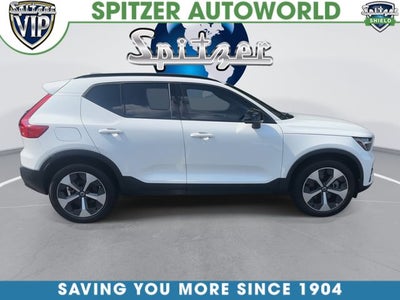 2024 Volvo XC40 B5 Core
