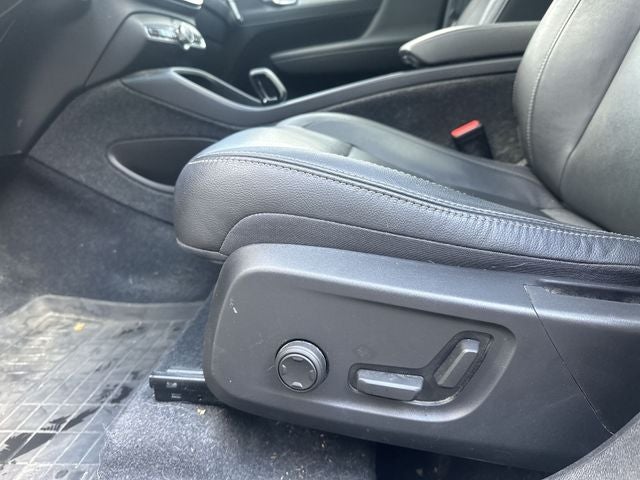 2024 Volvo XC40 B5 Core