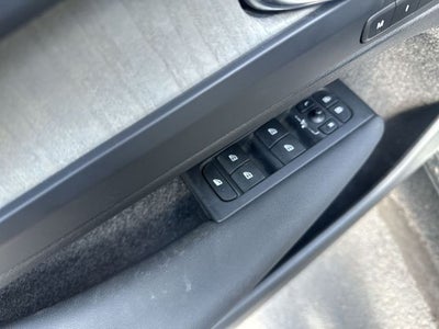 2024 Volvo XC40 B5 Core