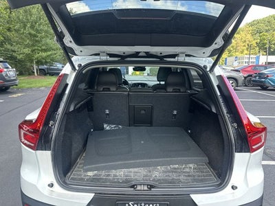 2024 Volvo XC40 B5 Core