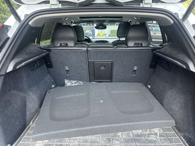 2024 Volvo XC40 B5 Core