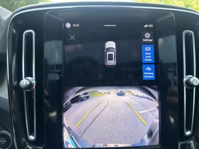 2024 Volvo XC40 B5 Core