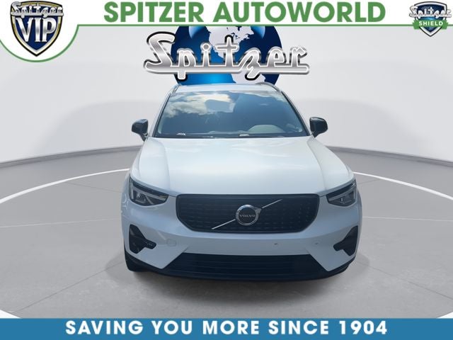 2024 Volvo XC40 B5 Core