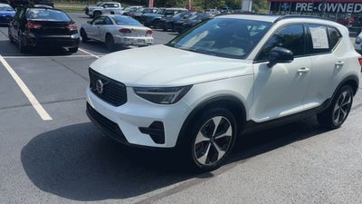 2024 Volvo XC40 B5 Core