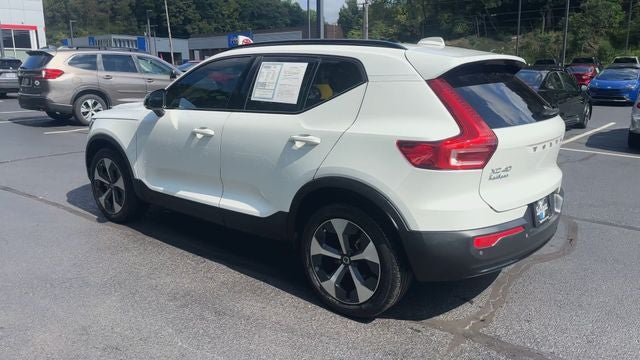 2024 Volvo XC40 B5 Core