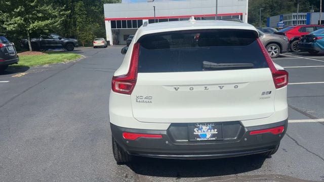 2024 Volvo XC40 B5 Core