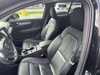 2024 Volvo XC40 B5 Core