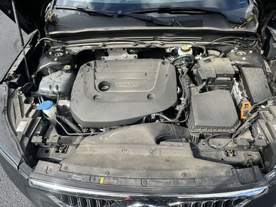 2024 Volvo XC40 B5 Core