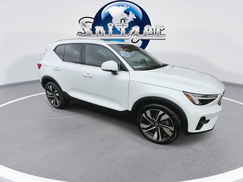 2023 Volvo XC40 B5 Plus Bright Theme
