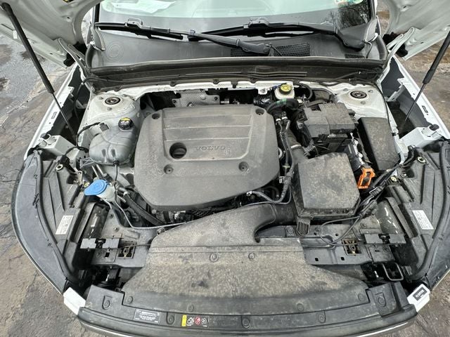 2023 Volvo XC40 B5 Plus Bright Theme