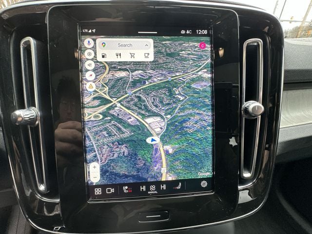 2023 Volvo XC40 B5 Plus Bright Theme