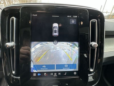 2023 Volvo XC40 B5 Plus Bright Theme