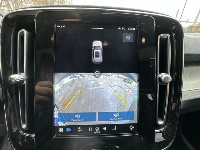 2023 Volvo XC40 B5 Plus Bright Theme