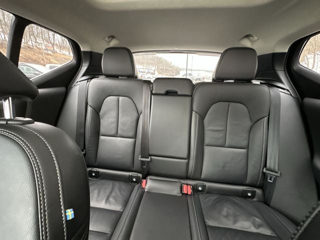 2023 Volvo XC40 B5 Plus Bright Theme