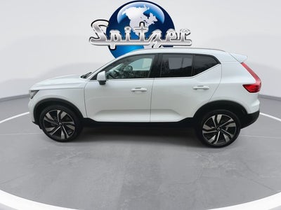 2023 Volvo XC40 B5 Plus Bright Theme
