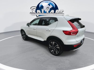 2023 Volvo XC40 B5 Plus Bright Theme