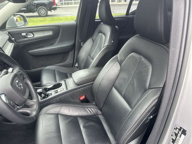 2023 Volvo XC40 B5 Core